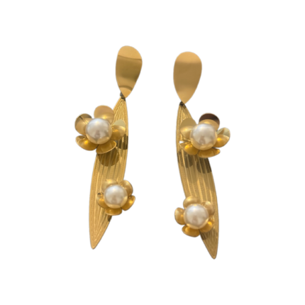 Pearl flower earrings
